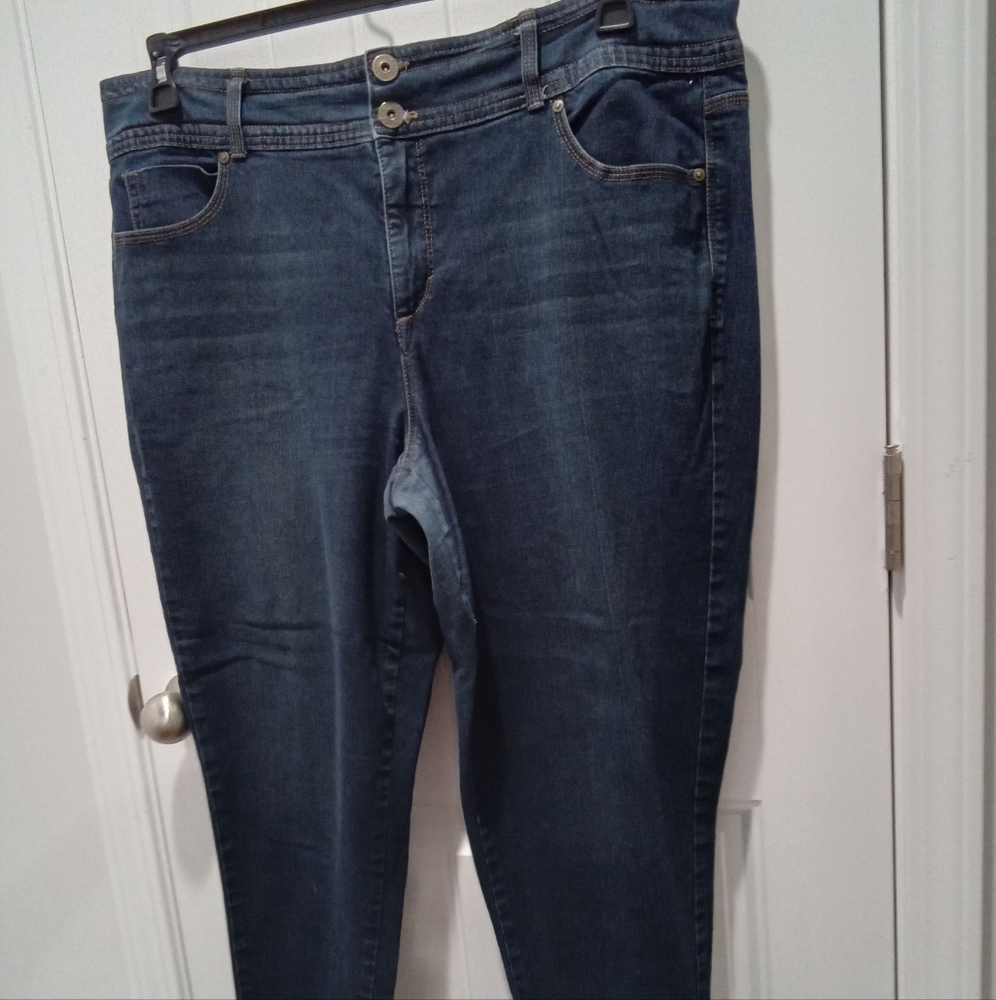 Style & Co. Plus Sz 22W. Dark Blue Stone Washed Skinny Leg Denim Jeans